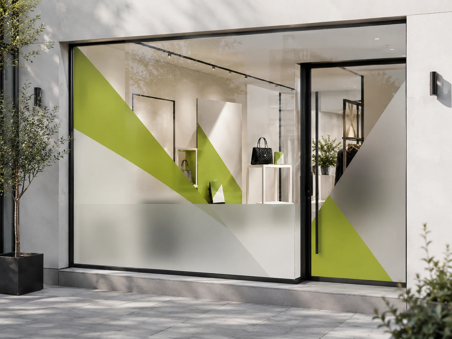 Vetrine e vetrofanie per retail a Gavardo (Brescia)